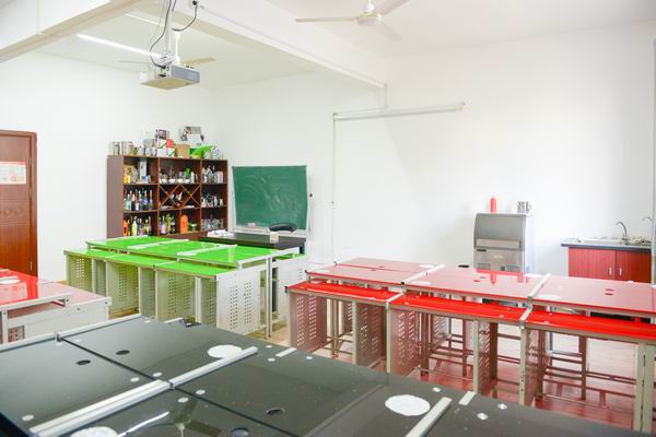 1588040851869566.jpg 酒吧实训室.JPG